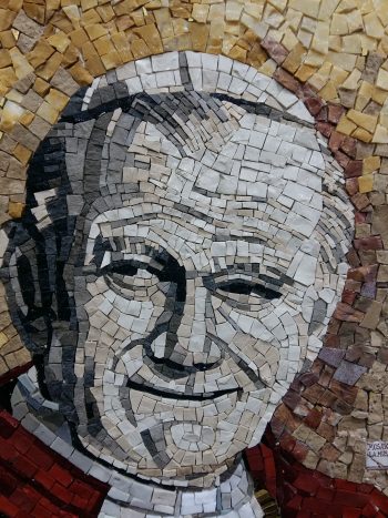 ritratto mosaico papa